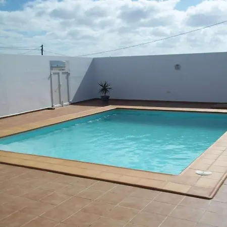 Sleeps 8 Pool Wifi Willa