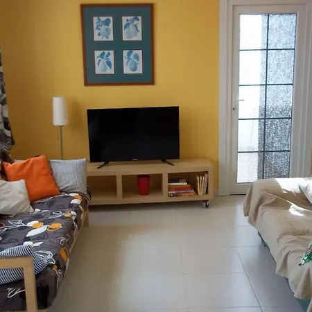 Sleeps 8 Pool Wifi * Nazaret