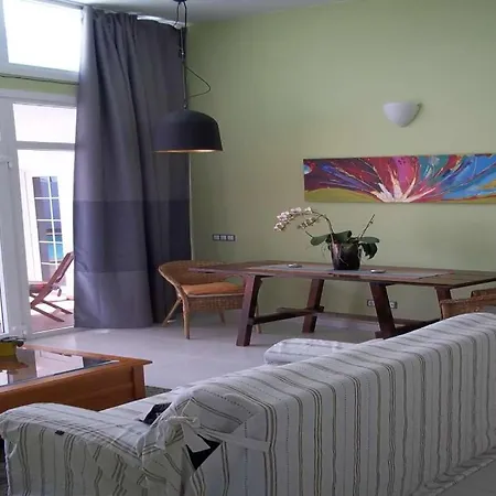 Sleeps 8 Pool Wifi Nazaret