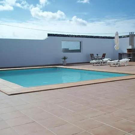 فيلة Sleeps 8 Pool Wifi
