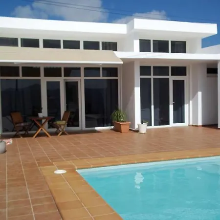 Sleeps 8 Pool Wifi Willa Nazaret