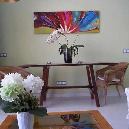 Sleeps 8 Pool Wifi Villa