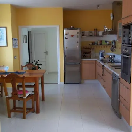 Sleeps 8 Pool Wifi Villa