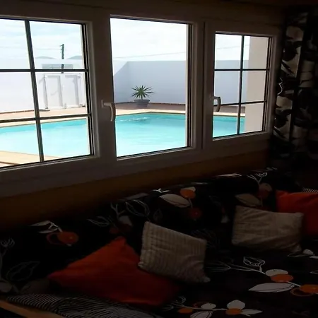 Sleeps 8 Pool Wifi Nazaret